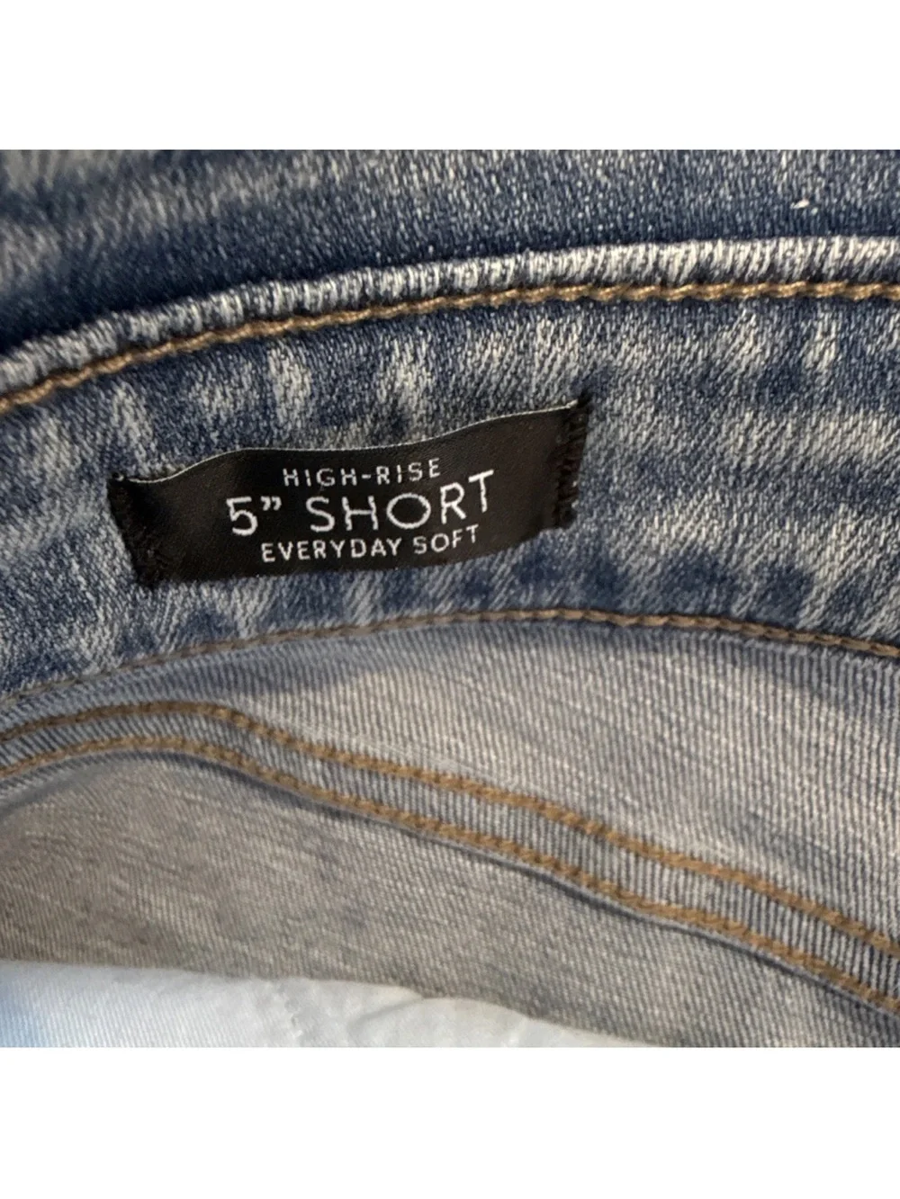 White House Black Market 5” shorts size 8